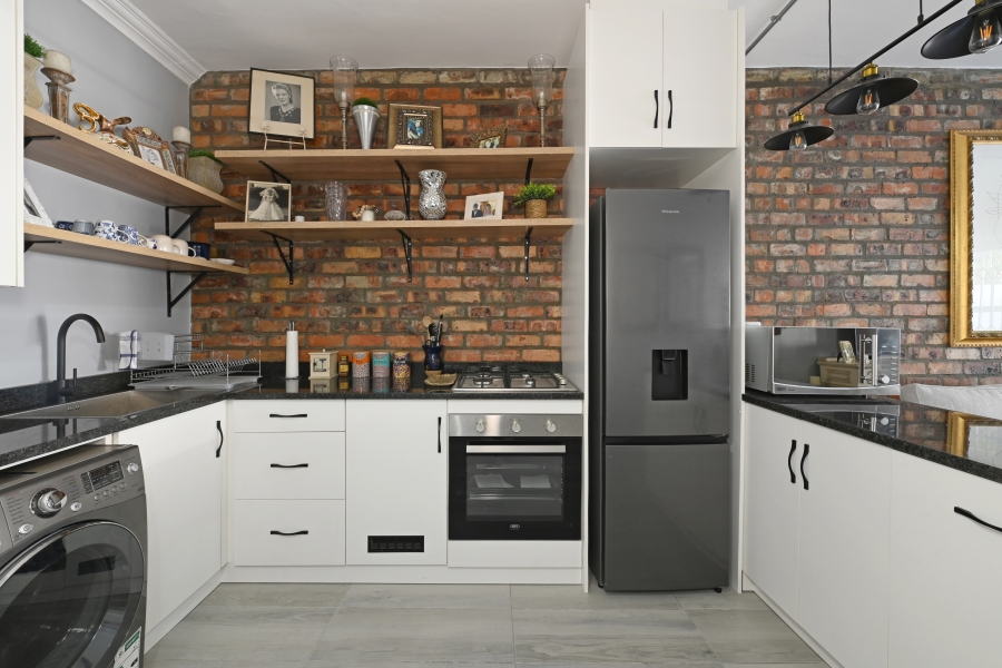 1 Bedroom Property for Sale in Oranjezicht Western Cape